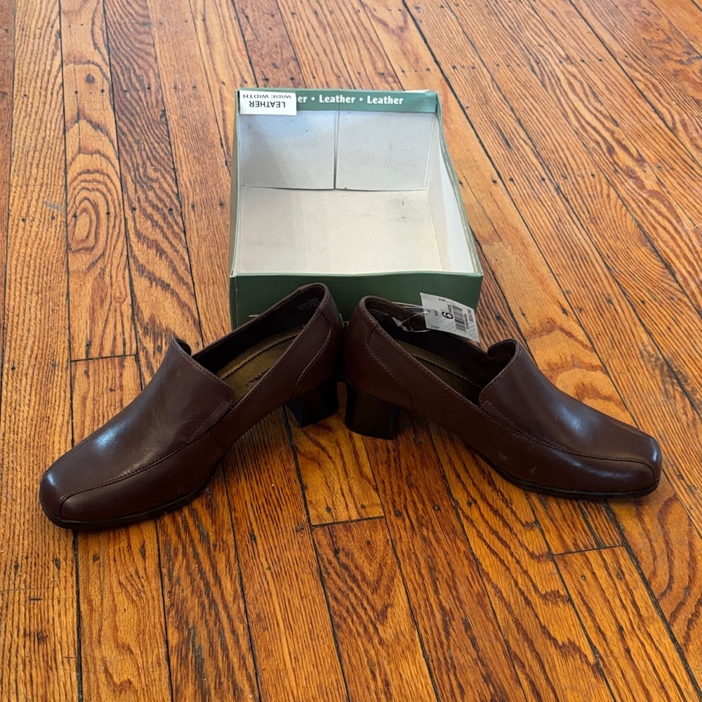✨SOLD✨Elegant Brown Women's Loafers